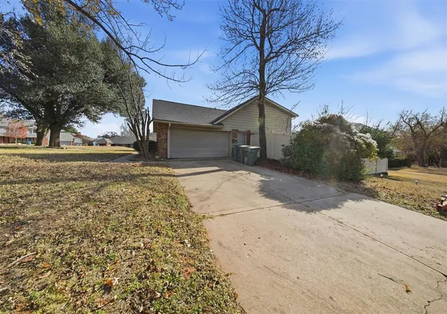28th image of 1208 Pine Ridge Cir, Edmond, OK 73034 | MLS# 1205694
