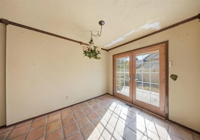 5th image of 1208 Pine Ridge Cir, Edmond, OK 73034 | MLS# 1205694