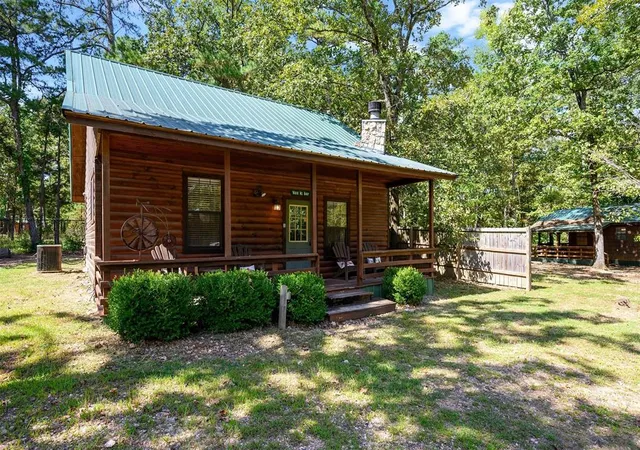 2nd image of 183 Pine Meadow Ln, Broken Bow, OK 74728 | MLS# 1205856