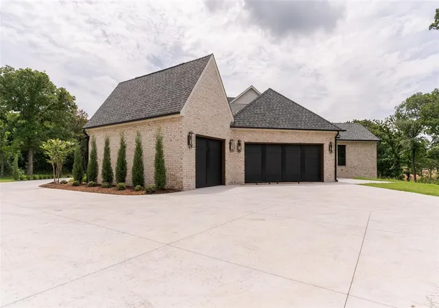 Homes for sale in Jones, OK | 3005 Bee Hive Way, Jones, OK 73049 | MLS# 1205945