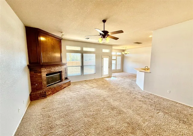 3rd image of 18204 Willow Oak Ln, Edmond, OK 73012 | MLS# 1205978