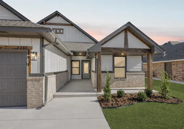 Photo 2 of Single family home for sale at 1232 Tawny Hills Rd, Yukon, OK 73099 | MLS# 1206095 | Listing updated on 2026-03-11