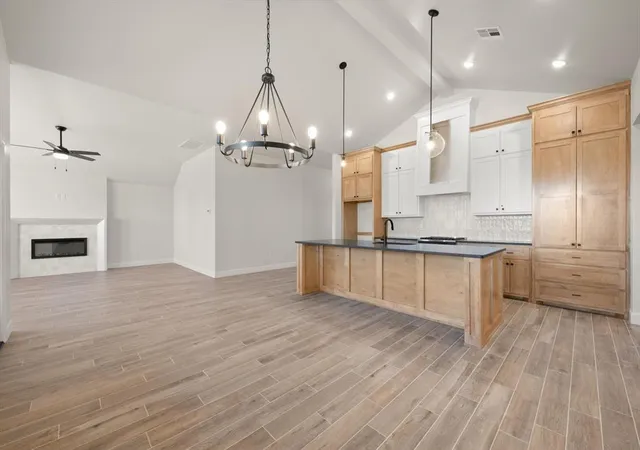 Photo 5 of Single family home for sale at 1232 Tawny Hills Rd, Yukon, OK 73099 | MLS# 1206095 | Listing updated on 2026-03-11