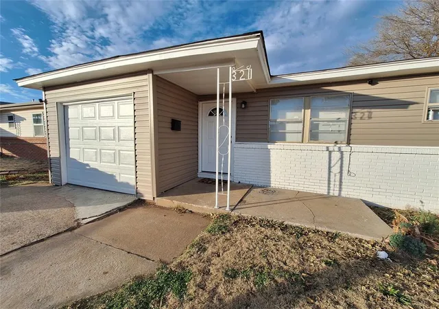 2nd image of 321 Se 67th St, Oklahoma City, OK 73149 | MLS# 1206129