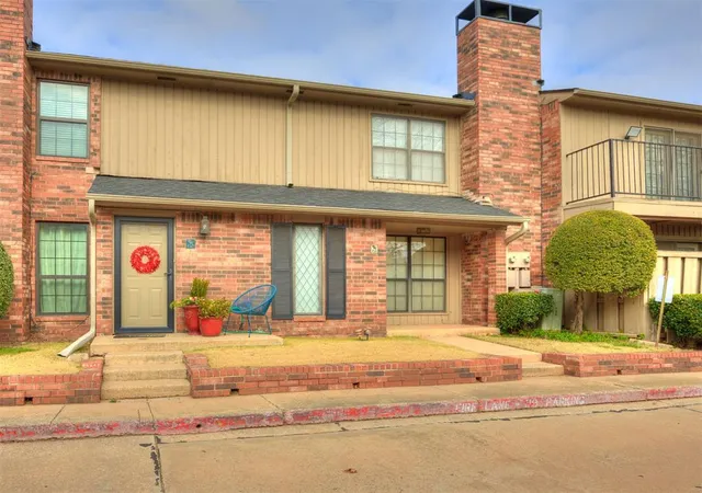 Listing Photo 3 - Condo for sale in building located at 6500 N Grand Blvd, Oklahoma, OK 73116 - Unit #151