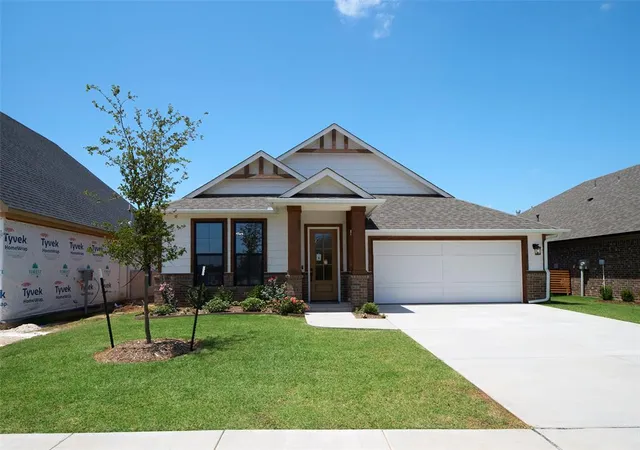 1st image of 305 Carat Dr, Yukon, OK 73099 | MLS# 1206224