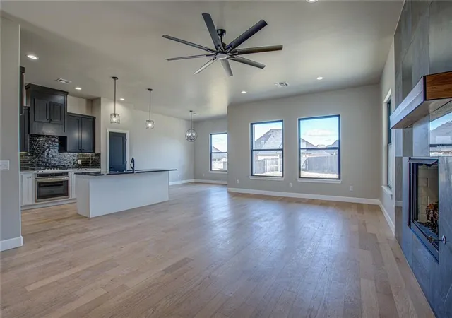 3rd image of 1050 Colonial Ave, Tuttle, OK 73089 | MLS# 1206280