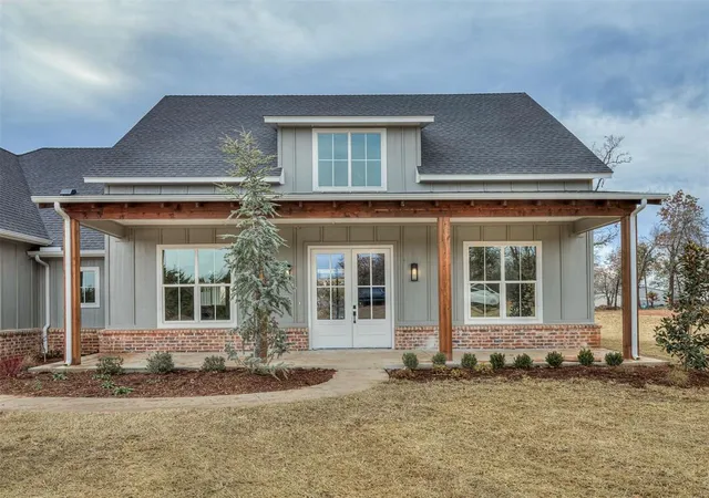 3rd image of 21246 Reserve Cir, Harrah, OK 73045 | MLS# 1206343