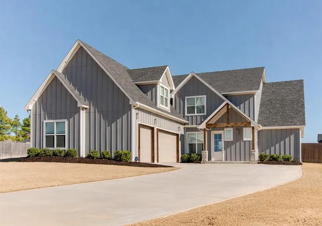 Single family home for sale at 499 Old Farm Rd, Edmond, OK 73013 | MLS# 1206729 | Listing updated on 2026-05-06