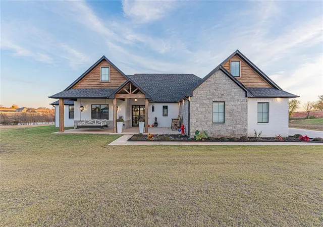 Photo 3 of Single family home for sale at 2063 County Rd 1336, Blanchard, OK 73010 | MLS# 1207171 | Listing updated on 2026-01-22
