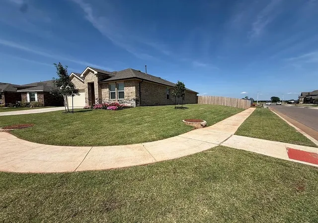 1st image of 2800 Stormy St, Yukon, OK 73099 | MLS# 1207233