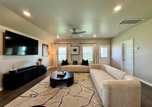 5th image of 2800 Stormy St, Yukon, OK 73099 | MLS# 1207233