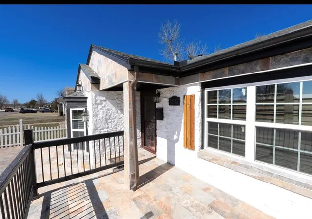 2nd image of 2935 Nw Grand Blvd, Oklahoma City, OK 73116 | MLS# 1207352