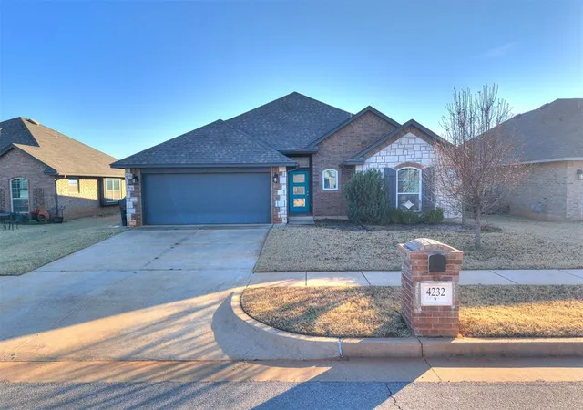 2nd image of 4232 Nw 155th St, Edmond, OK 73013 | MLS# 1207356