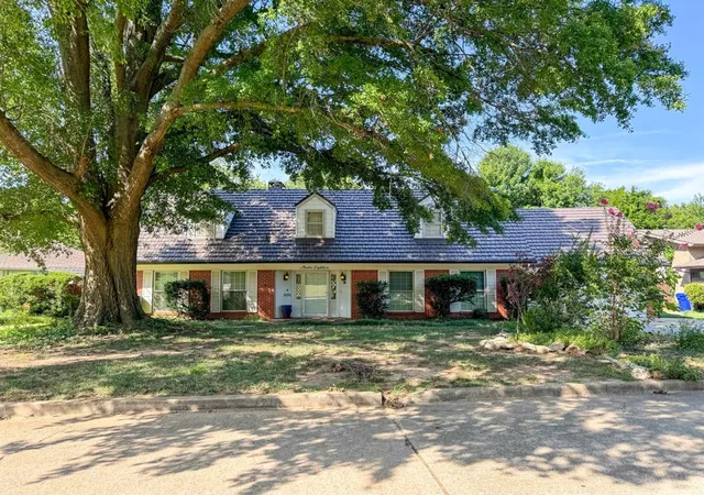 1st image of 1218 Benson Dr, Norman, OK 73071 | MLS# 1207466
