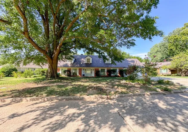 2nd image of 1218 Benson Dr, Norman, OK 73071 | MLS# 1207466