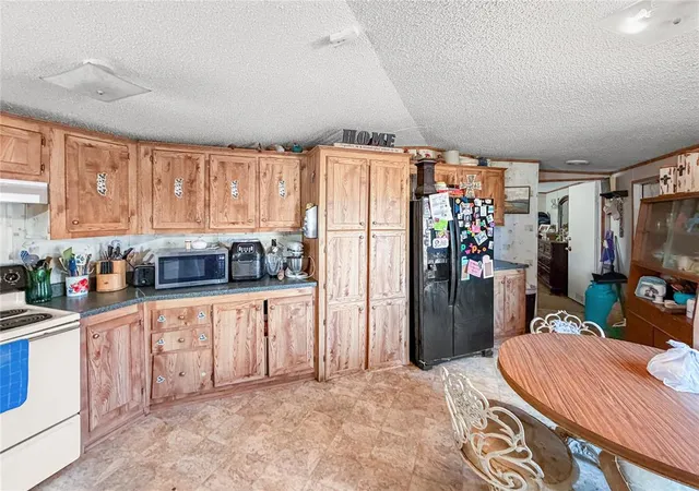 4th image of 15195 N Ranch Rd, Calumet, OK 73014 | MLS# 1207468
