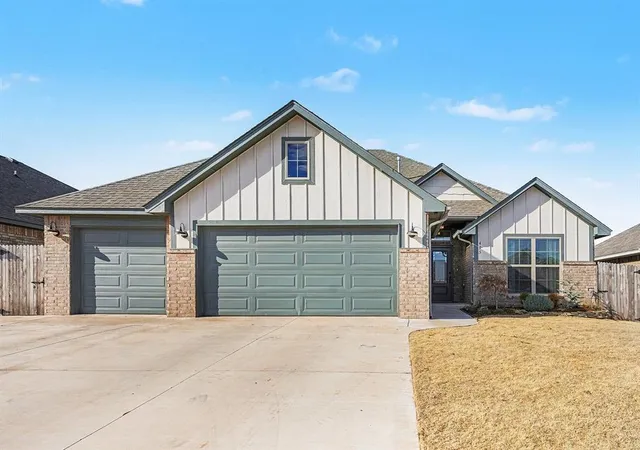 1st image of 495 Grand Sycamore Dr, Washington, OK 73093 | MLS# 1207544