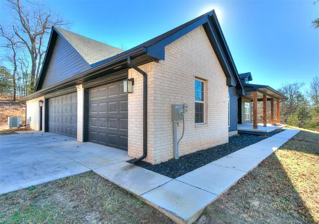 Photo 3 of Single Family Residence at 14850 Amy Ln, Newalla, OK 74857 | MLS# 1207663 | | Sold on 2026-03-03