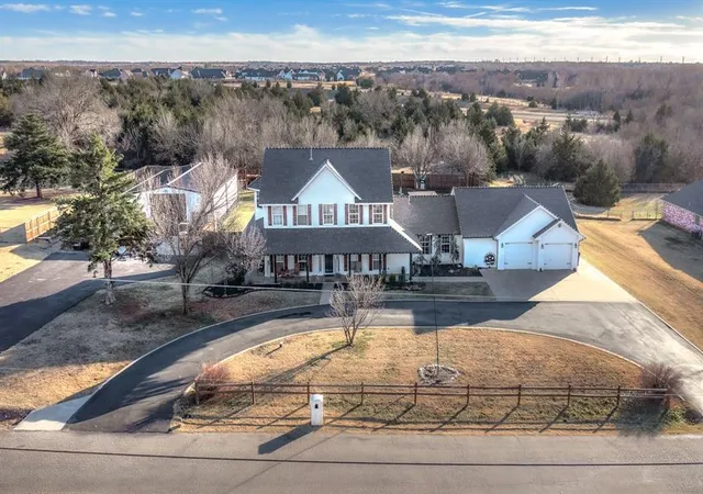 2nd image of 13532 Lacresta Dr, Piedmont, OK 73078 | MLS# 1207680