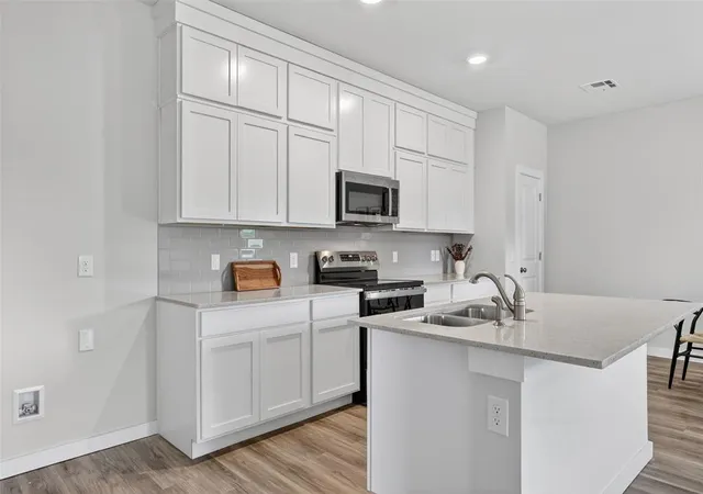 Photo 4 of Single family home for sale at 745 Cumberland Dr, Guthrie, OK 73044 | MLS# 1207709 | Listing updated on 2026-09-16