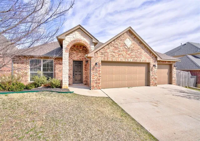 Photo 1 of Single family home for sale at 1805 Hobo St, Yukon, OK 73099 | MLS# 1207740 | Listing updated on 2026-01-03