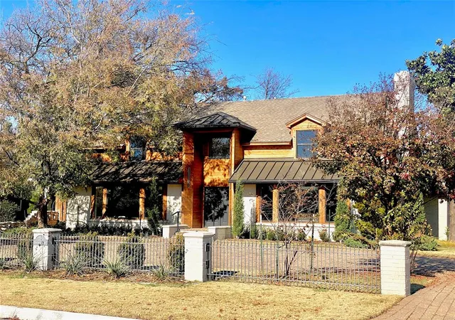 Photo 1 of Single family home for sale at 1725 Huntington Ave, Nichols Hills, OK 73116 | MLS# 1208063 | Listing updated on 2026-01-07