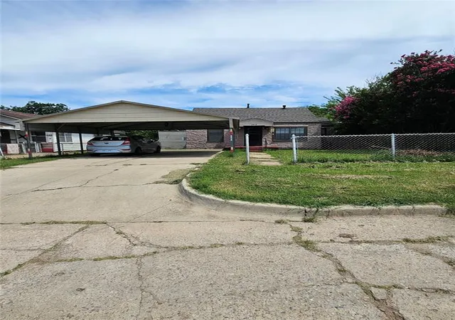 Photo 4 of Sale Pending at 2815 SW 32nd Street, Oklahoma City, OK 73119 | MLS# 1208216 | Listing updated on 2026-01-12