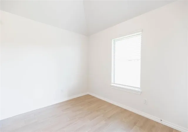 Photo 4 of Sale Pending at 10333 SW 56th Street, Mustang, OK 73064 | MLS# 1208299 | Listing updated on 2026-10-06