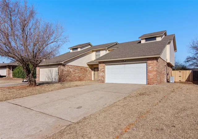 4th image of 1312 Summerton Pl, Yukon, OK 73099 | MLS# 1208422