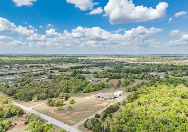 3rd image of 18831 Rockcreek Rd, Harrah, OK 73045 | MLS# 1208621
