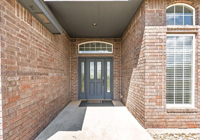 4th image of 18831 Rockcreek Rd, Harrah, OK 73045 | MLS# 1208621