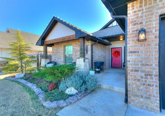 Photo 41 of Single family home for sale at 2704 Se 22nd Street, Moore, OK 73160 | MLS# 1208632 | Listing updated on 2026-01-14