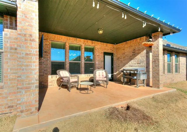 Photo 5 of Single family home for sale at 2704 SE 22nd Street, Moore, OK 73160 | MLS# 1208632 | Listing updated on 2026-01-14