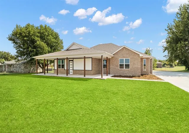 Photo 2 of Single family home for sale at 12624 E Hefner Rd, Jones, OK 73049 | MLS# 1208777 | Listing updated on 2026-01-09