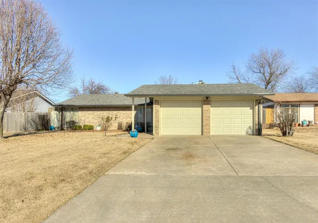 Photo 3 of Single Family Residence at 829 NW 116th Terrace, Oklahoma City, OK 73114 | MLS# 1208830 |  | Sold on 2026-04-21