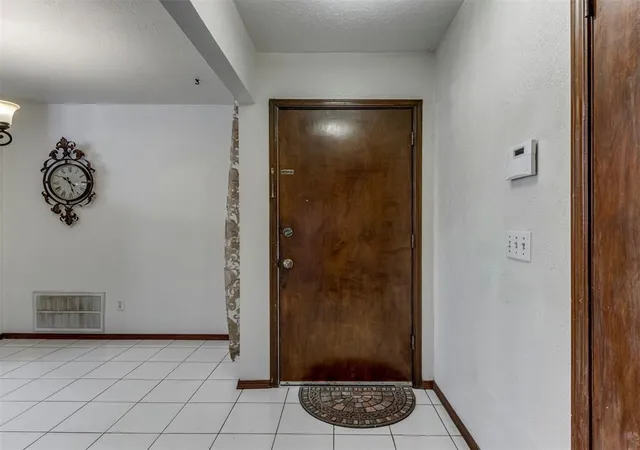 Photo 5 of Single Family Residence at 829 NW 116th Terrace, Oklahoma City, OK 73114 | MLS# 1208830 |  | Sold on 2026-04-21