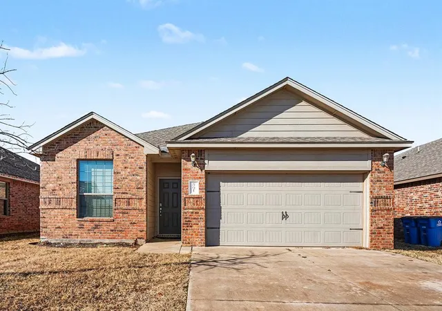 2nd image of 501 Saint James Pl, Newcastle, OK 73065 | MLS# 1208869