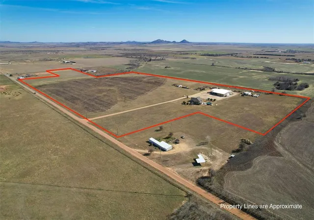 Photo 2 of Single family home for sale at 20966 E County Rd 155, Altus, OK 73521 | MLS# 1208876 | Listing updated on 2026-01-22