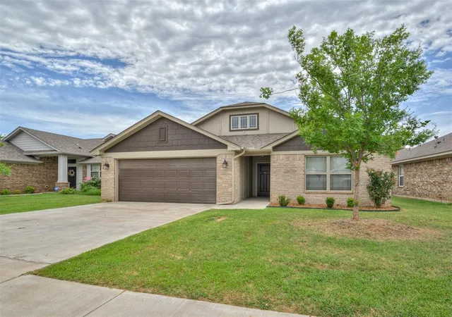 2nd image of 17613 Nantucket Ave, Edmond, OK 73012 | MLS# 1208955