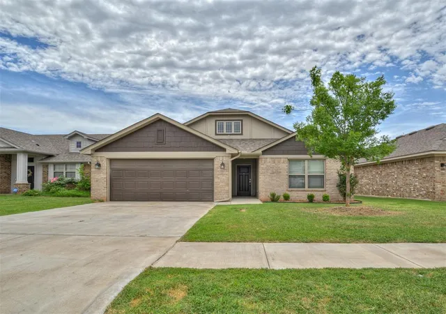 3rd image of 17613 Nantucket Ave, Edmond, OK 73012 | MLS# 1208955