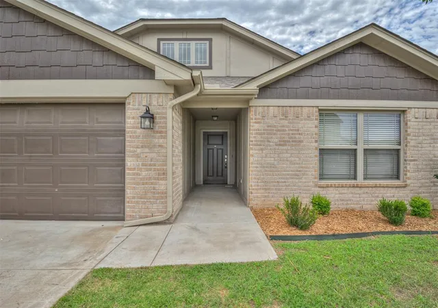 4th image of 17613 Nantucket Ave, Edmond, OK 73012 | MLS# 1208955
