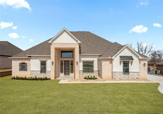 1st image of 2282 Summit Cir, Blanchard, OK 73010 | MLS# 1209103