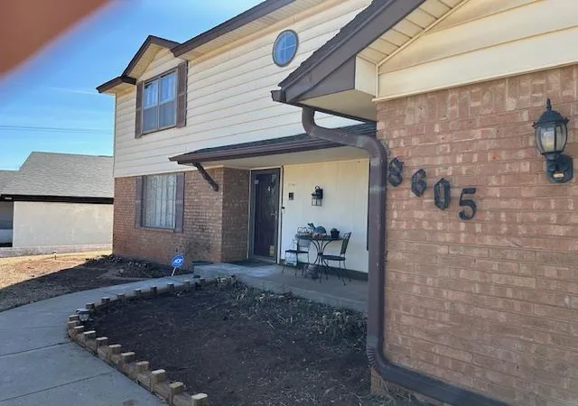 2nd image of 8605 Arlington Dr, Oklahoma City, OK 73132 | MLS# 1209183