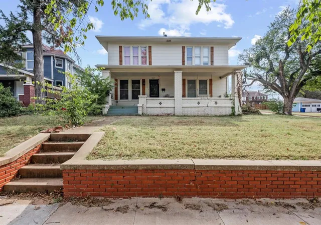 1st image of 1005 E Noble Ave, Guthrie, OK 73044 | MLS# 1209255