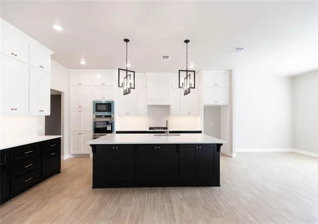 4th image of 8704 Kate Xing, Yukon, OK 73099 | MLS# 1209332