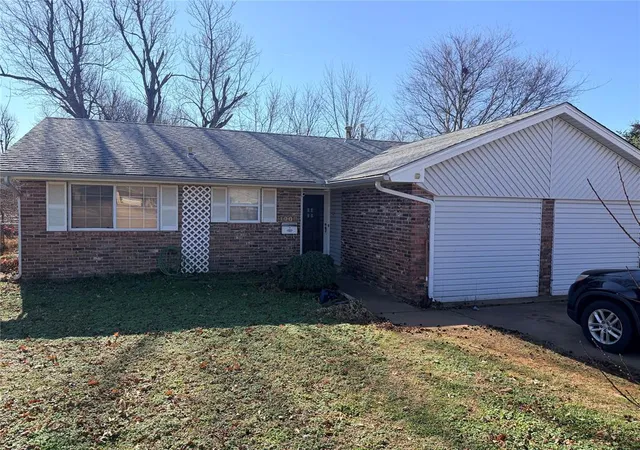 Photo 3 of Sale Pending at 1008 Royal Way, Edmond, OK 73034 | MLS# 1209343 | Listing updated on 2026-03-31
