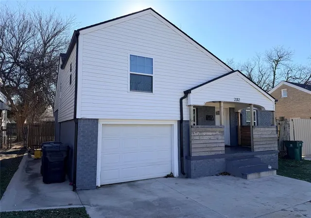 3rd image of 2312 Cashion Pl, Oklahoma City, OK 73112 | MLS# 1209356