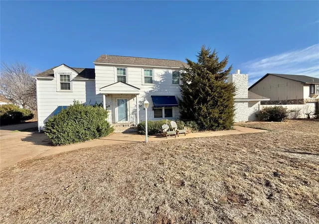 Photo 2 of Single family home for sale at 1504 N Hudson St, Altus, OK 73521 | MLS# 1209390 | Listing updated on 2026-05-06