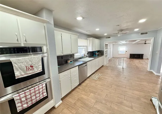 Photo 4 of Single family home for sale at 1504 N Hudson St, Altus, OK 73521 | MLS# 1209390 | Listing updated on 2026-05-06
